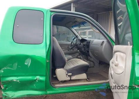 2001 Toyota Tacoma Base V6 из США, поврежденный, VIN 5TEWN72N31Z774628